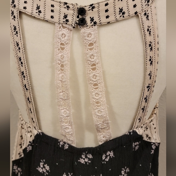 MAURICES Sleeveless Open Straps Back Size M - Picture 5 of 10